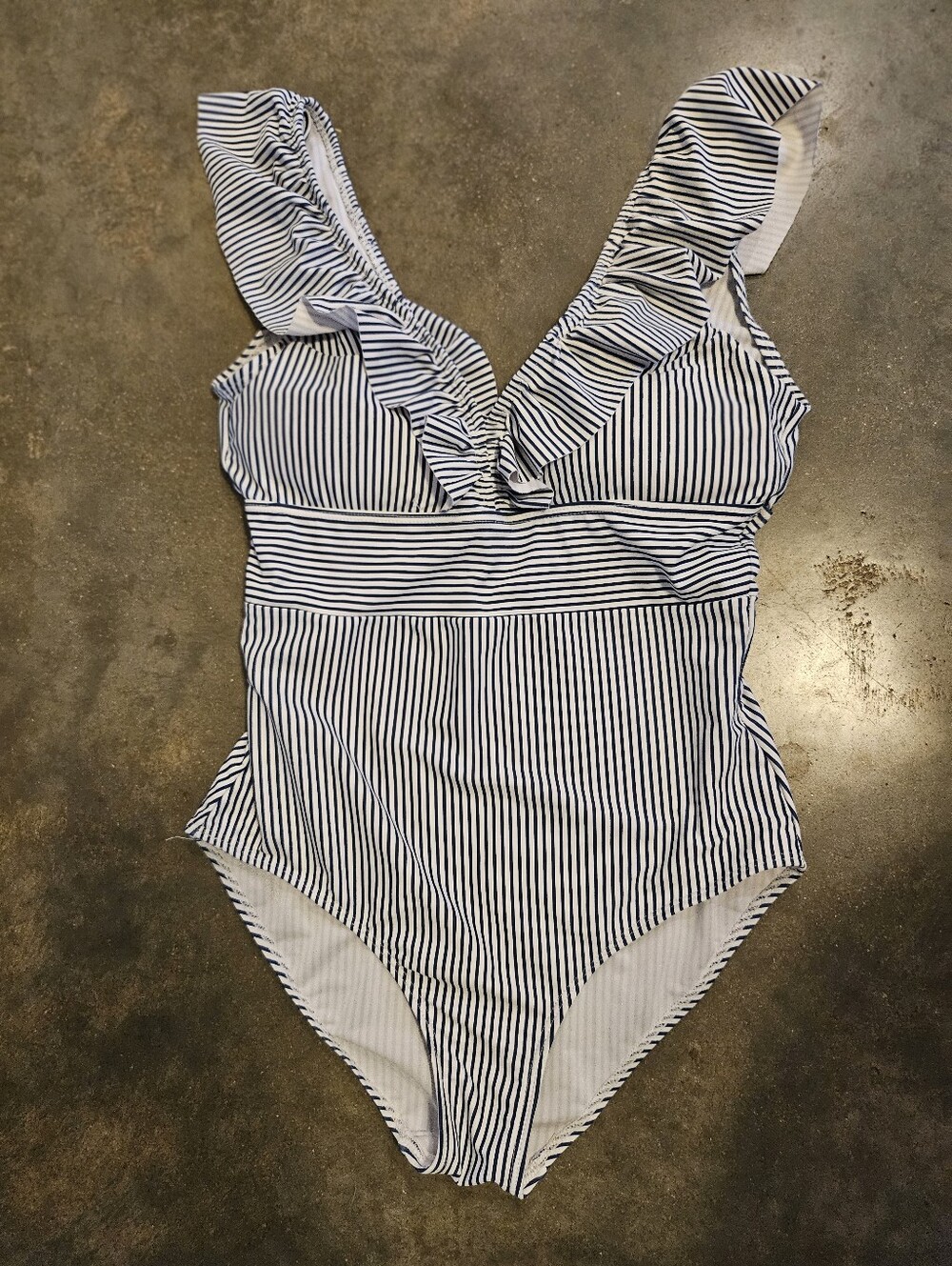 Striped Ruffled Neckline One-Piece Swimsuit - Striped Navy & White Nautical M